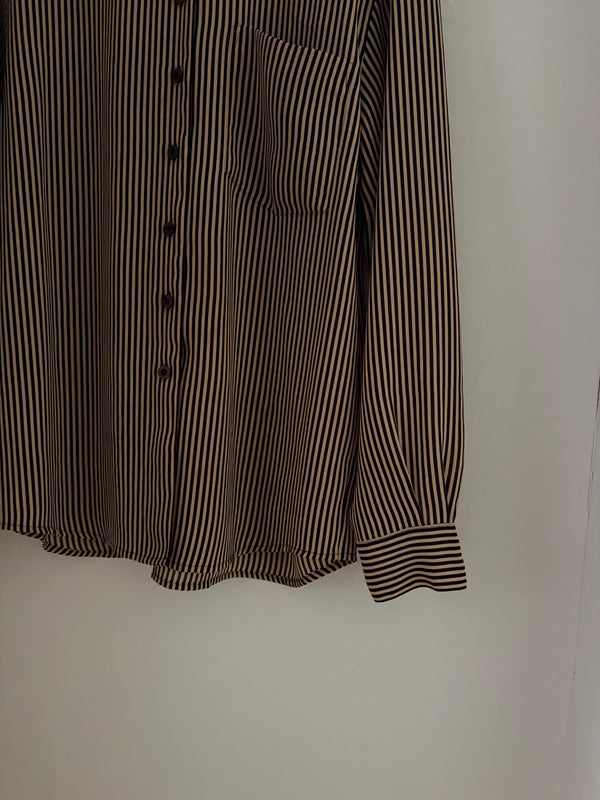 Black×Beige Striped Shirt.