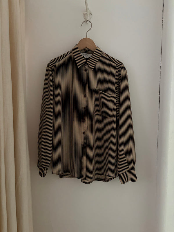 Black×Beige Striped Shirt.