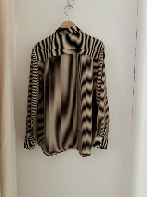 Black×Beige Striped Shirt.