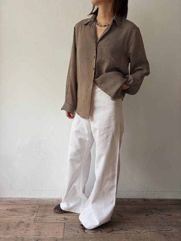 Black×Beige Striped Shirt.