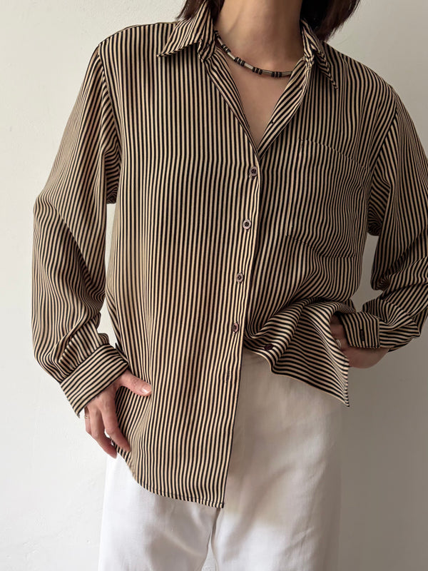 Black×Beige Striped Shirt.